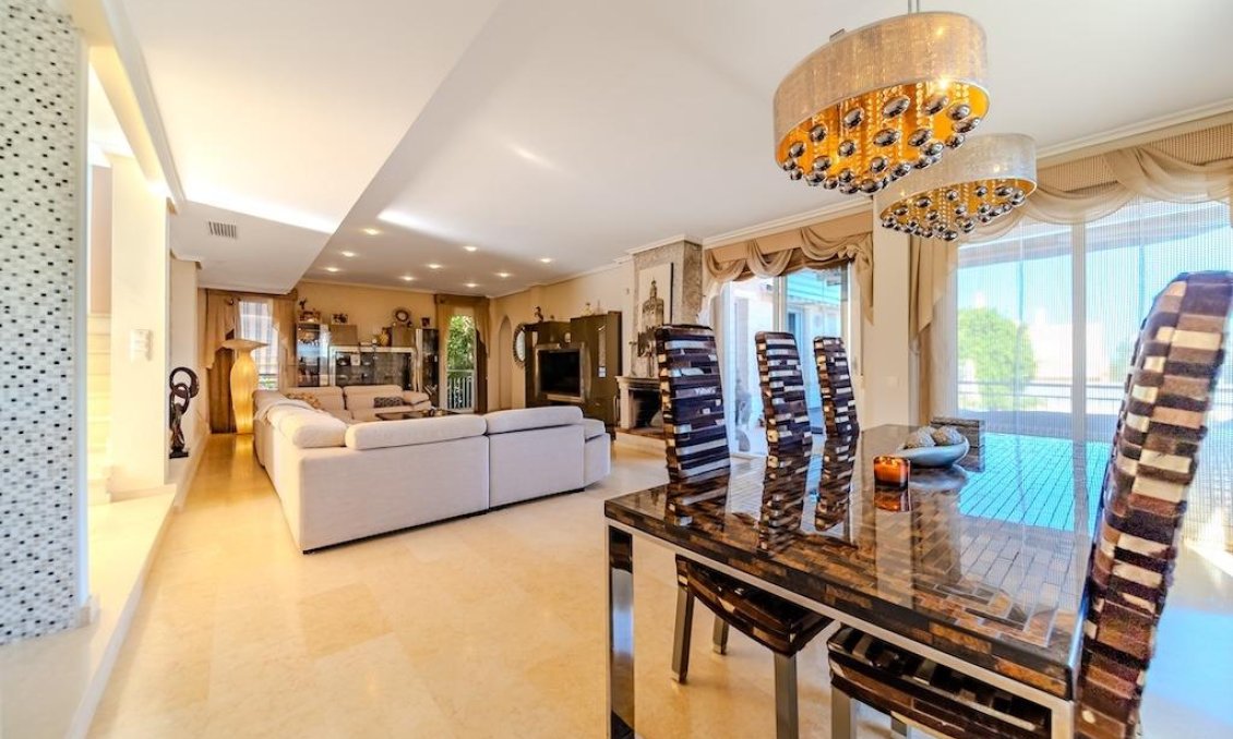 Wiederverkauf - Villa -
Torrevieja - Costa Blanca