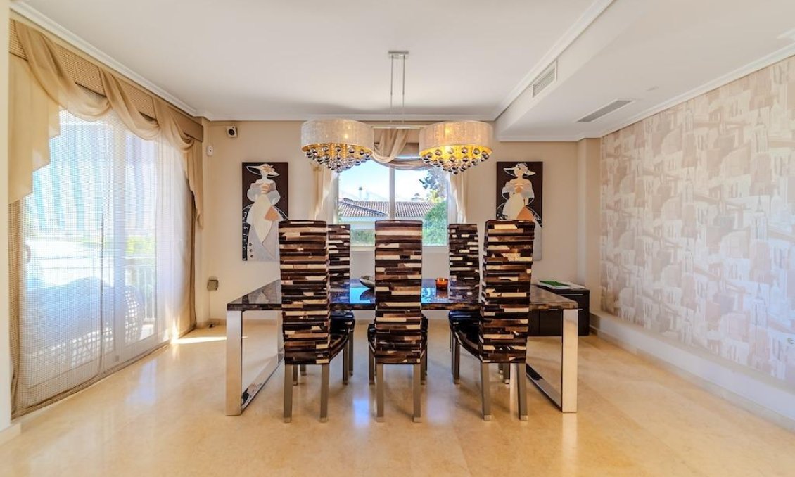 Wiederverkauf - Villa -
Torrevieja - Costa Blanca