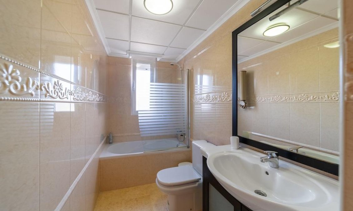 Wiederverkauf - Villa -
Torrevieja - Costa Blanca