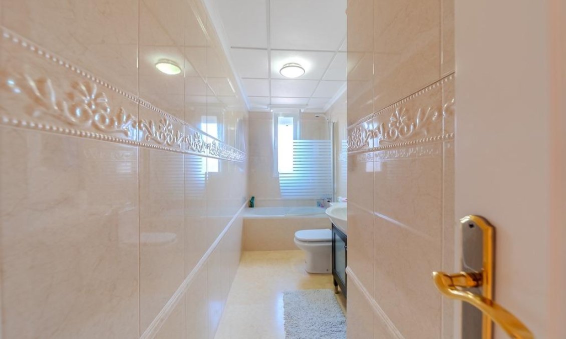 Wiederverkauf - Villa -
Torrevieja - Costa Blanca