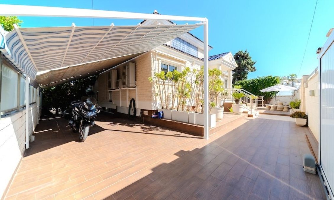 Wiederverkauf - Villa -
Torrevieja - Costa Blanca