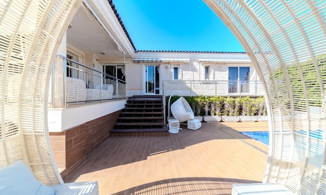 Wiederverkauf - Villa -
Torrevieja - Costa Blanca