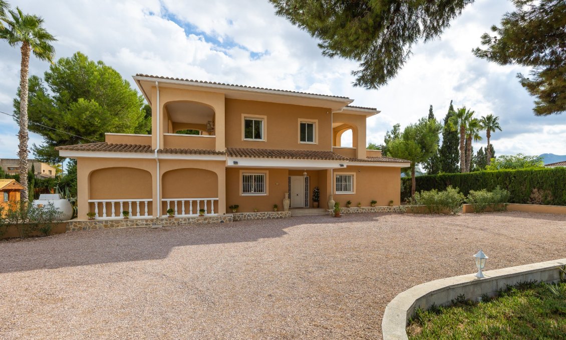 Segunda mano - Villa -
Aspe - Inland