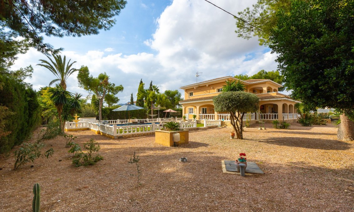 Segunda mano - Villa -
Aspe - Inland