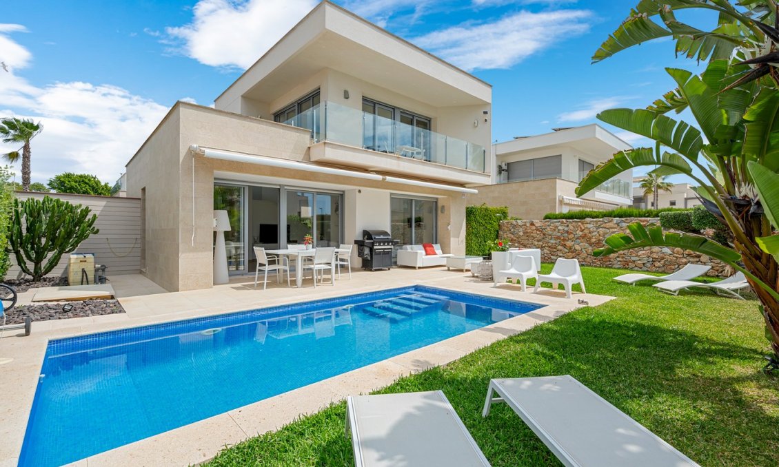Segunda mano - Villa -
Orihuela - Inland