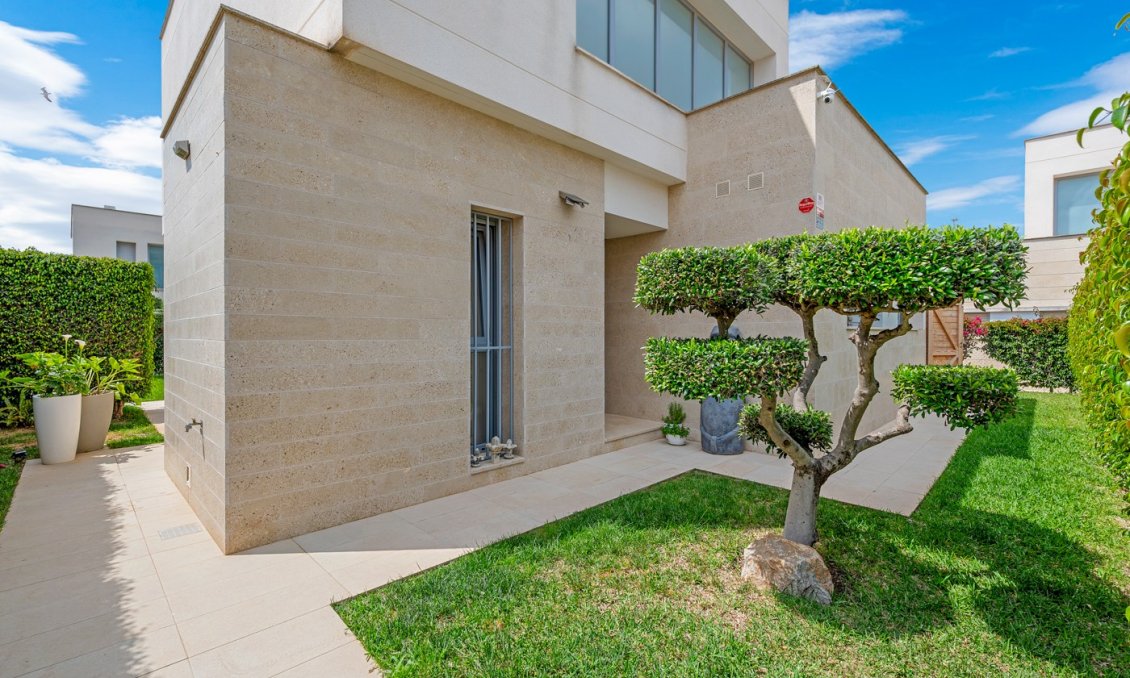 Segunda mano - Villa -
Orihuela - Inland