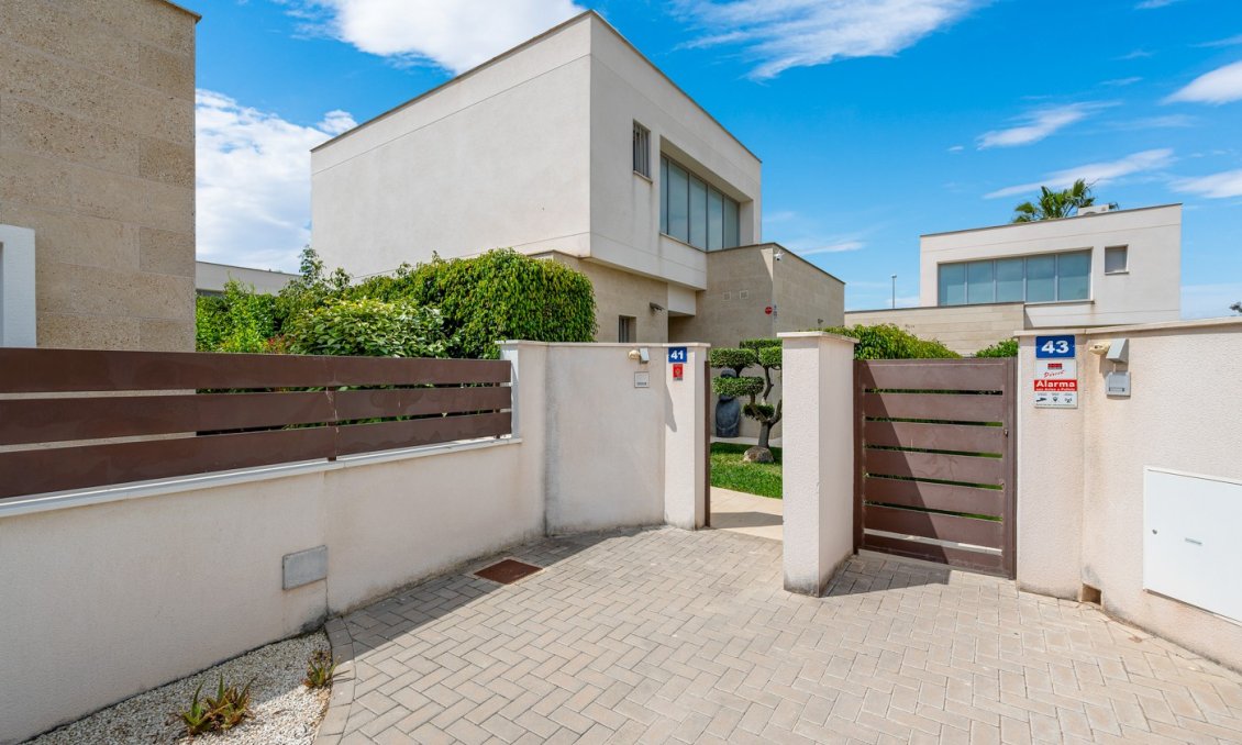 Segunda mano - Villa -
Orihuela - Inland