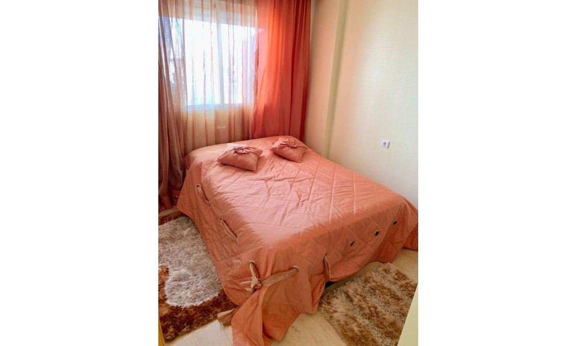 Segunda mano - Apartamento -
Guardamar del Segura - Puerto