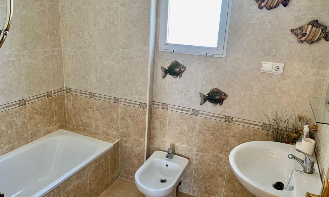 Segunda mano - Apartamento -
Guardamar del Segura - Puerto