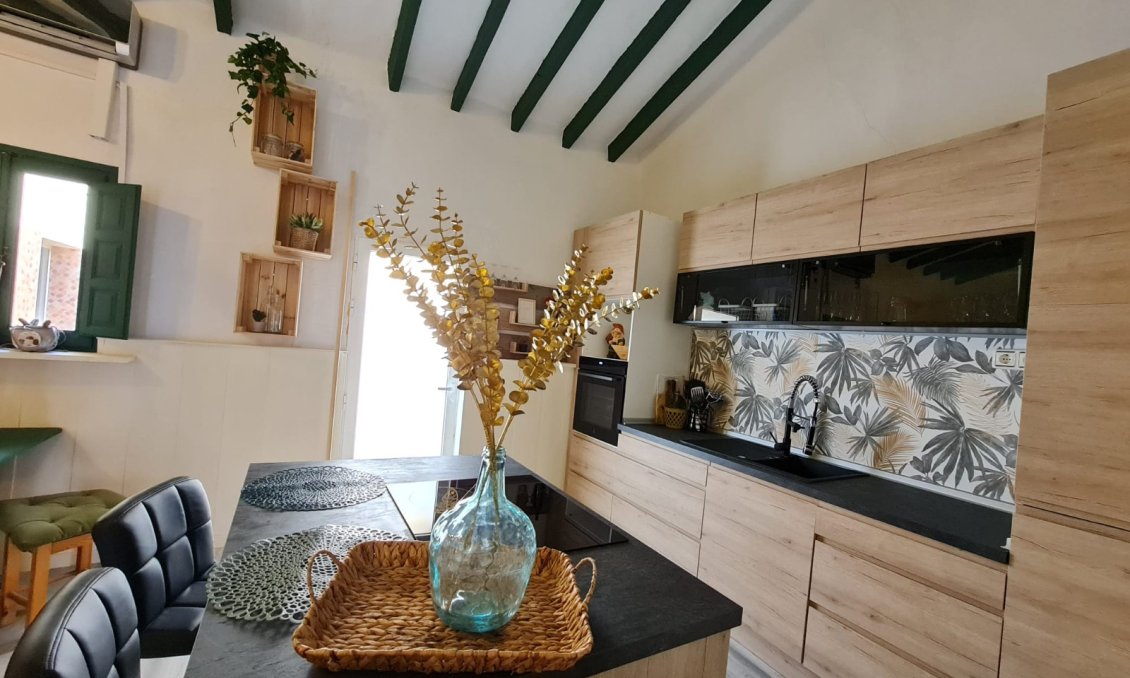 Segunda mano - Town House -
Algueña - Inland