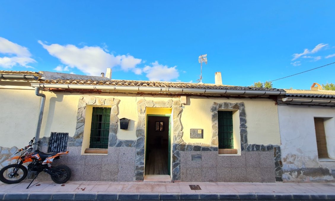 Segunda mano - Town House -
Algueña - Inland