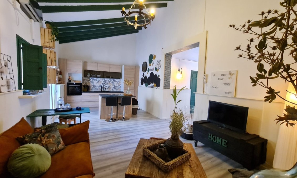 Segunda mano - Town House -
Algueña - Inland