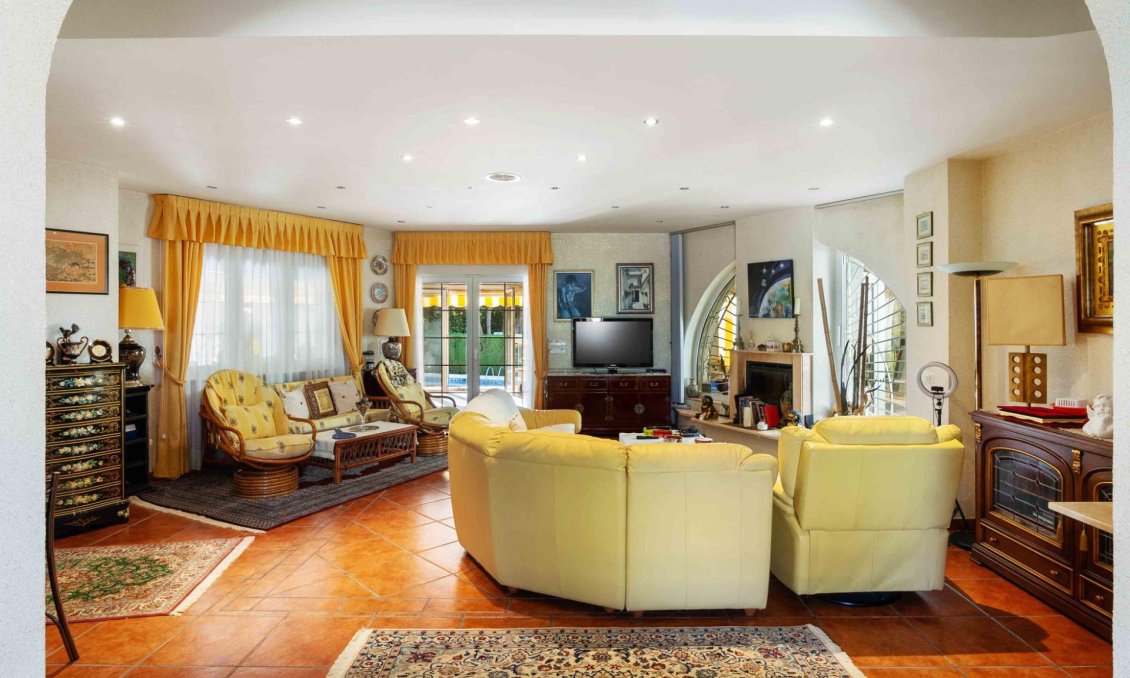 Revente - Villa -
Cabo Roig - Muy Cerca De La Playa