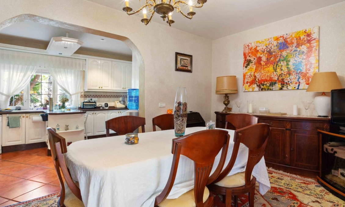 Revente - Villa -
Cabo Roig - Muy Cerca De La Playa