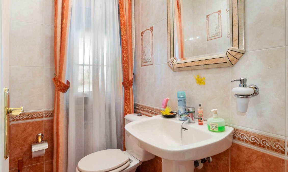 Revente - Villa -
Cabo Roig - Muy Cerca De La Playa