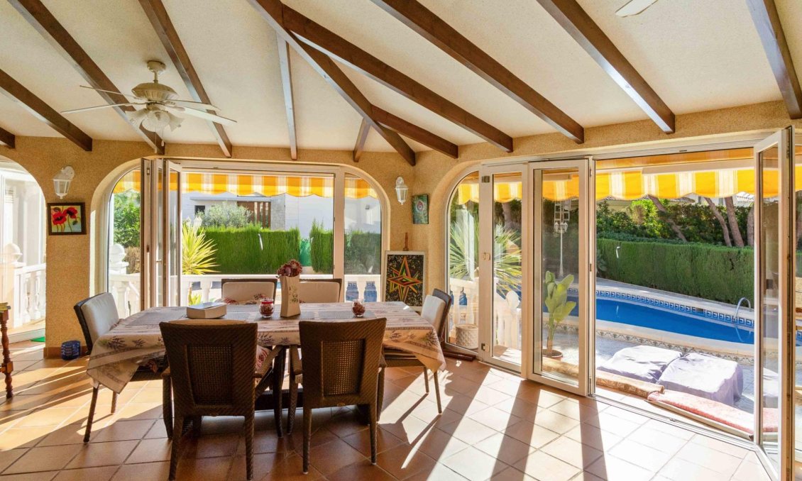 Revente - Villa -
Cabo Roig - Muy Cerca De La Playa