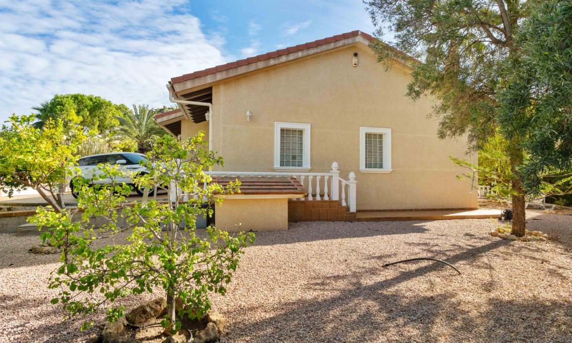 Revente - Villa -
Cabo Roig - Muy Cerca De La Playa