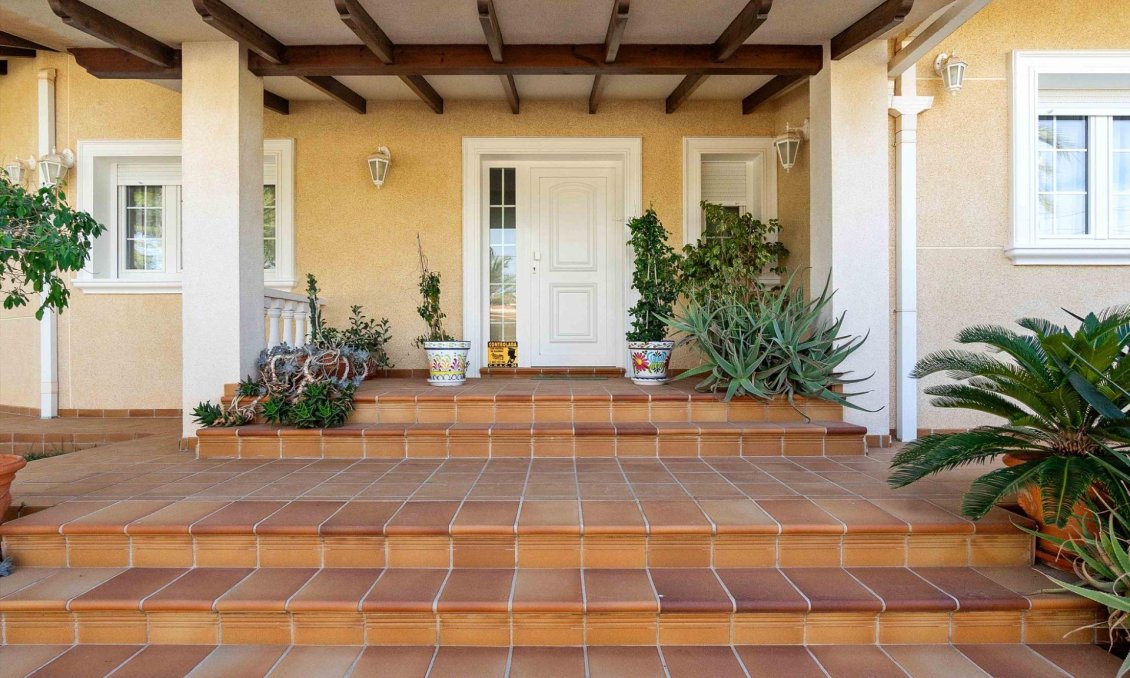 Revente - Villa -
Cabo Roig - Muy Cerca De La Playa