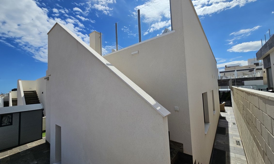 Segunda mano - Villa -
Villamartin - Costa Blanca