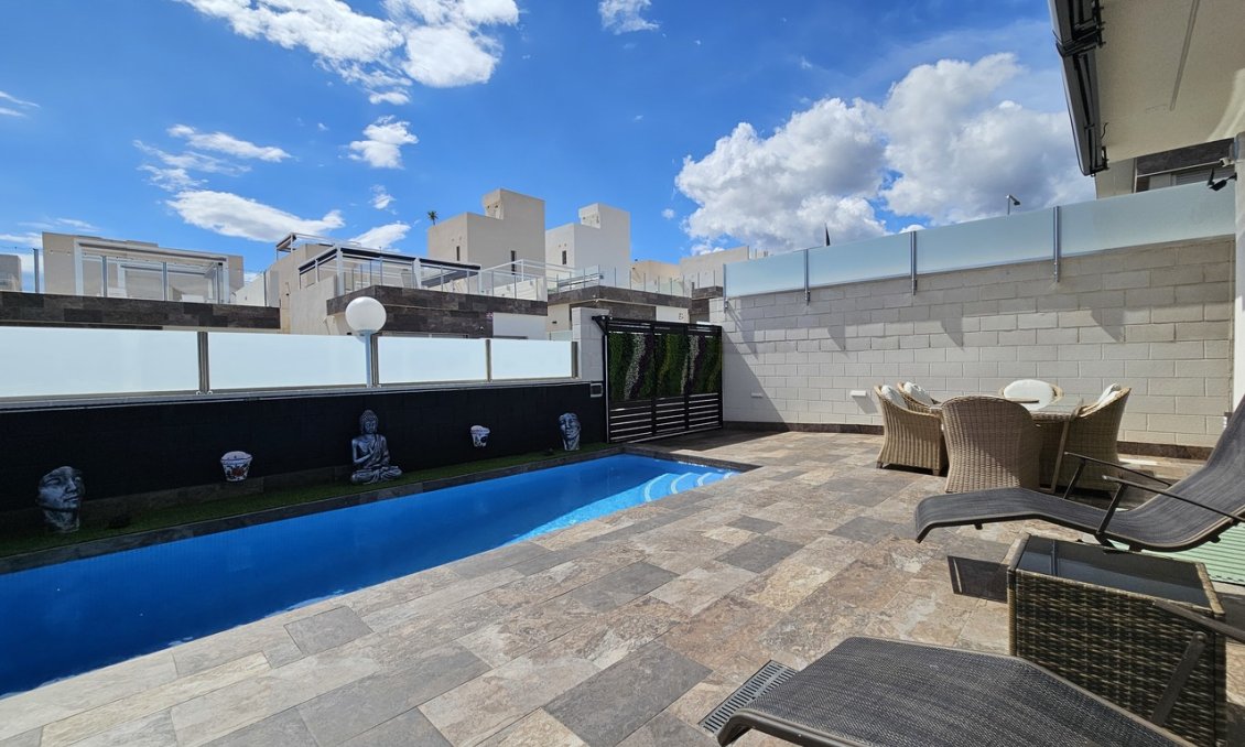 Segunda mano - Villa -
Villamartin - Costa Blanca