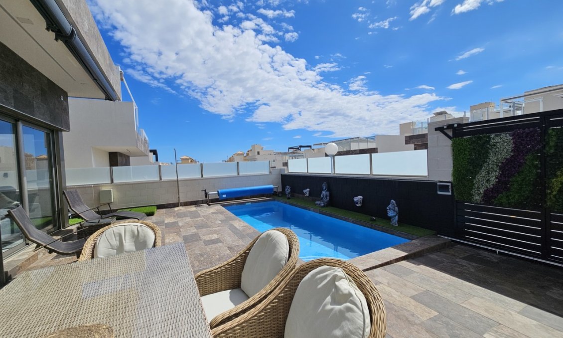 Segunda mano - Villa -
Villamartin - Costa Blanca