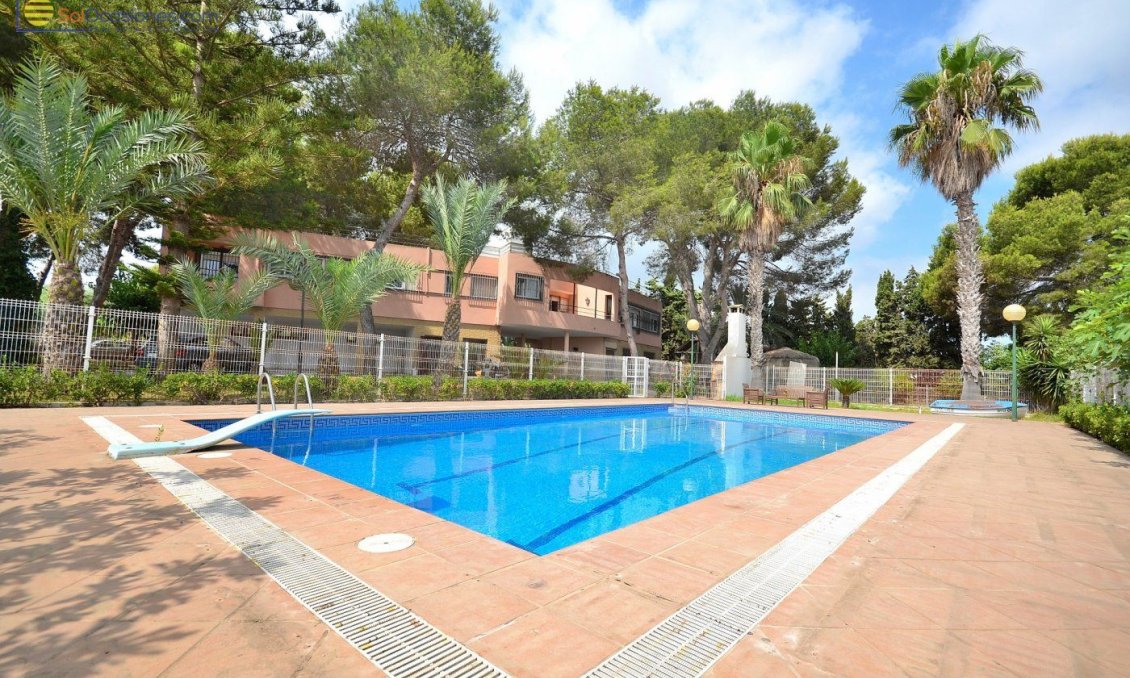 Segunda mano - Villa -
Torrevieja - Los Balcones