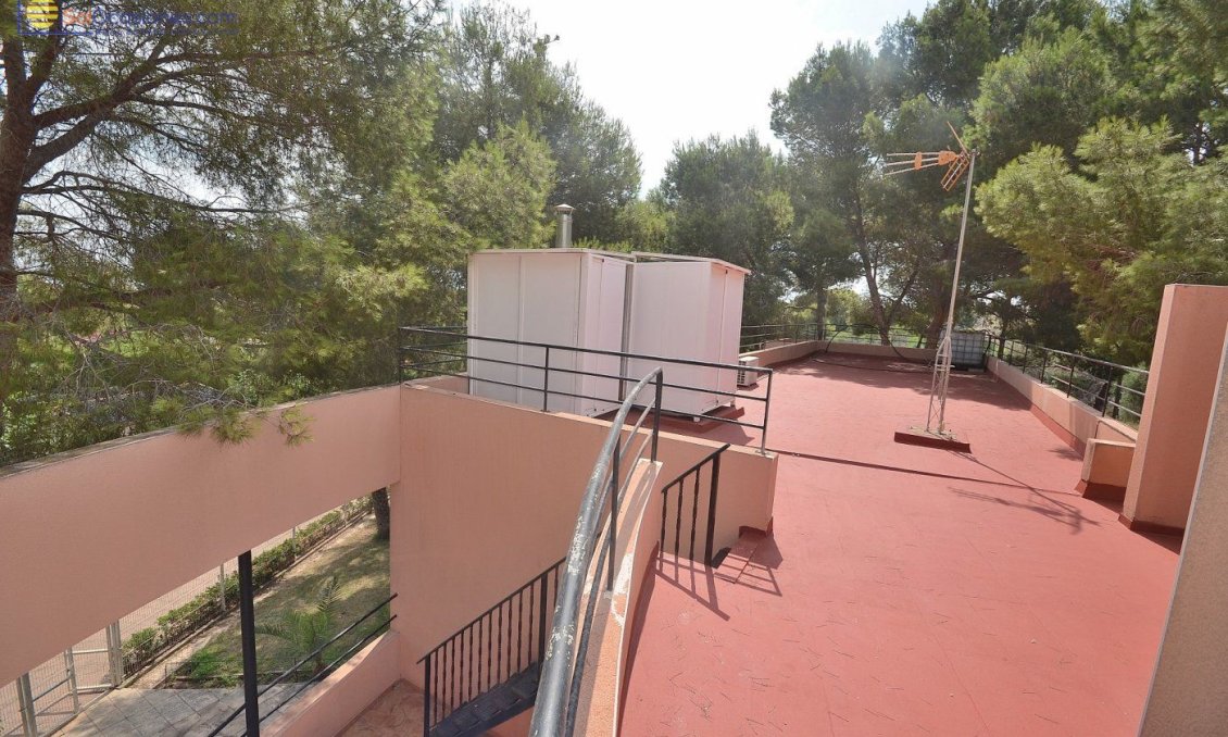 Segunda mano - Villa -
Torrevieja - Los Balcones