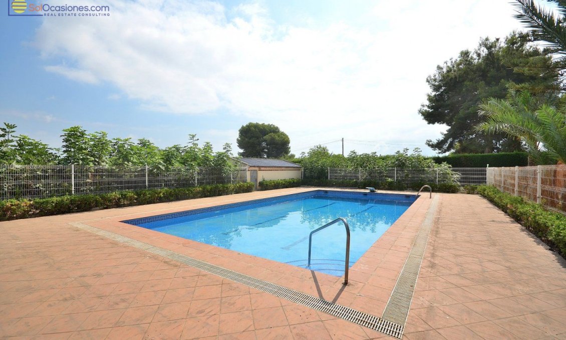 Segunda mano - Villa -
Torrevieja - Los Balcones