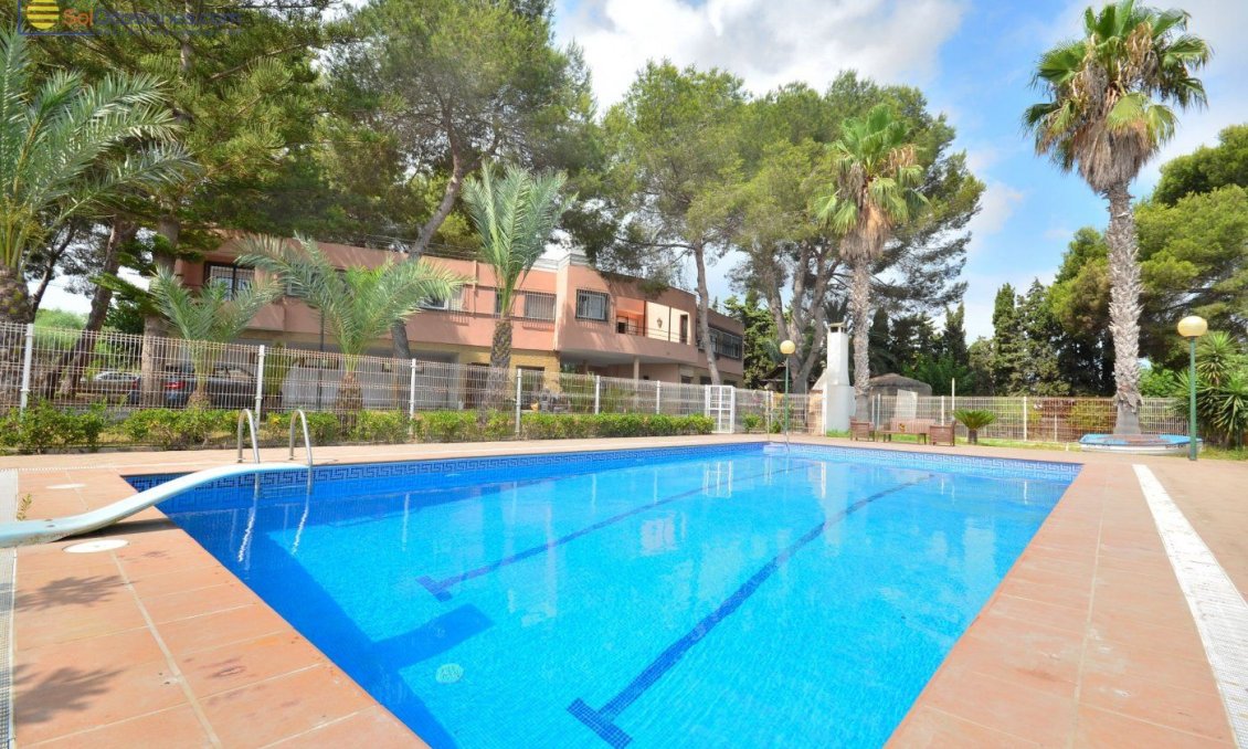 Segunda mano - Villa -
Torrevieja - Los Balcones
