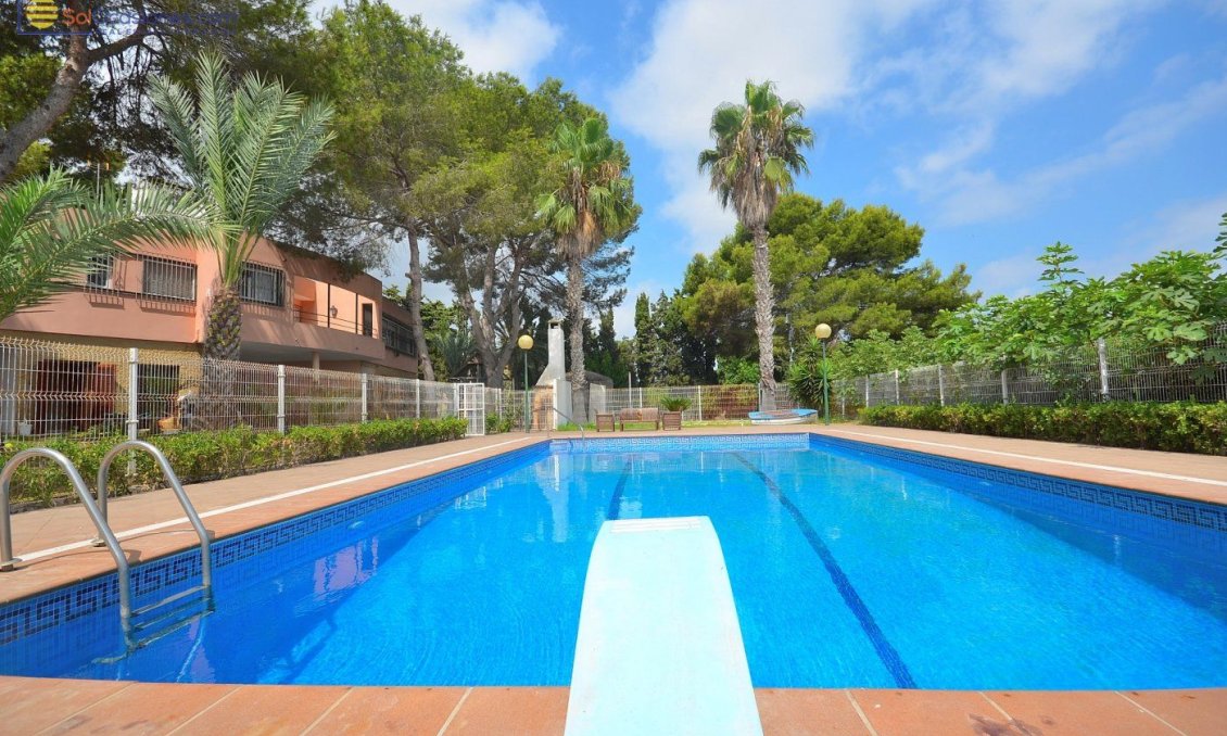 Segunda mano - Villa -
Torrevieja - Los Balcones