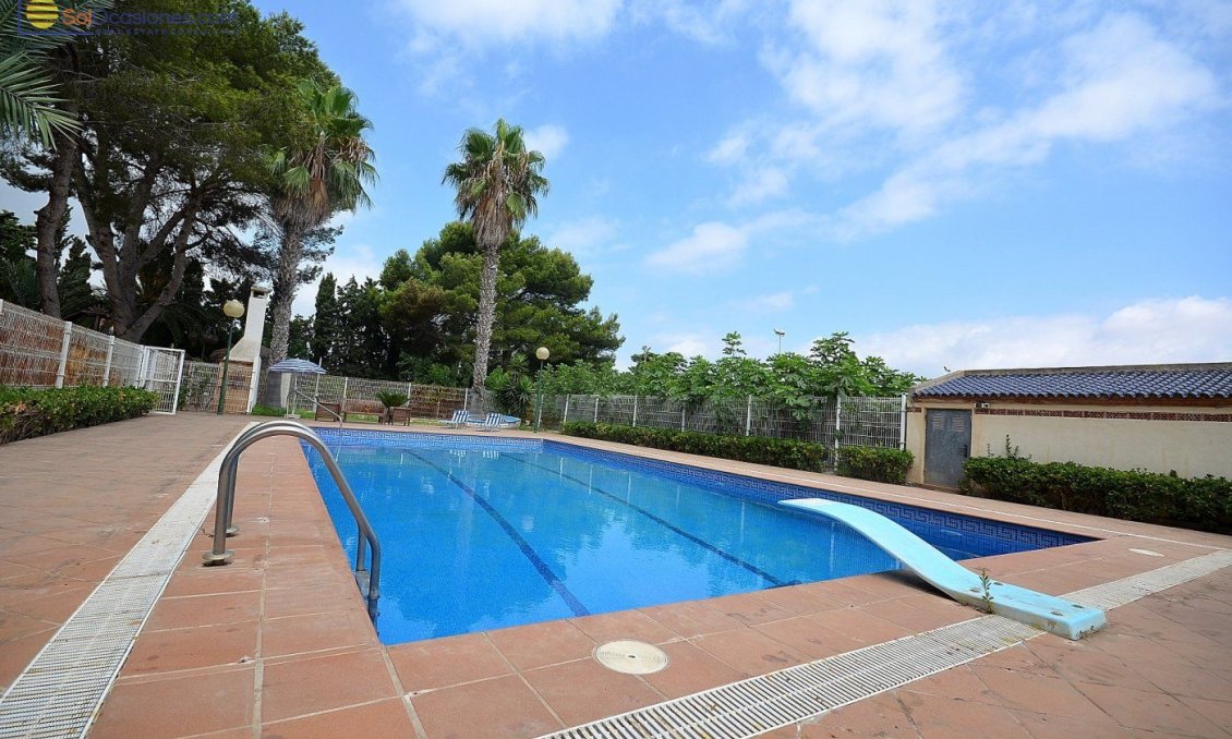Segunda mano - Villa -
Torrevieja - Los Balcones