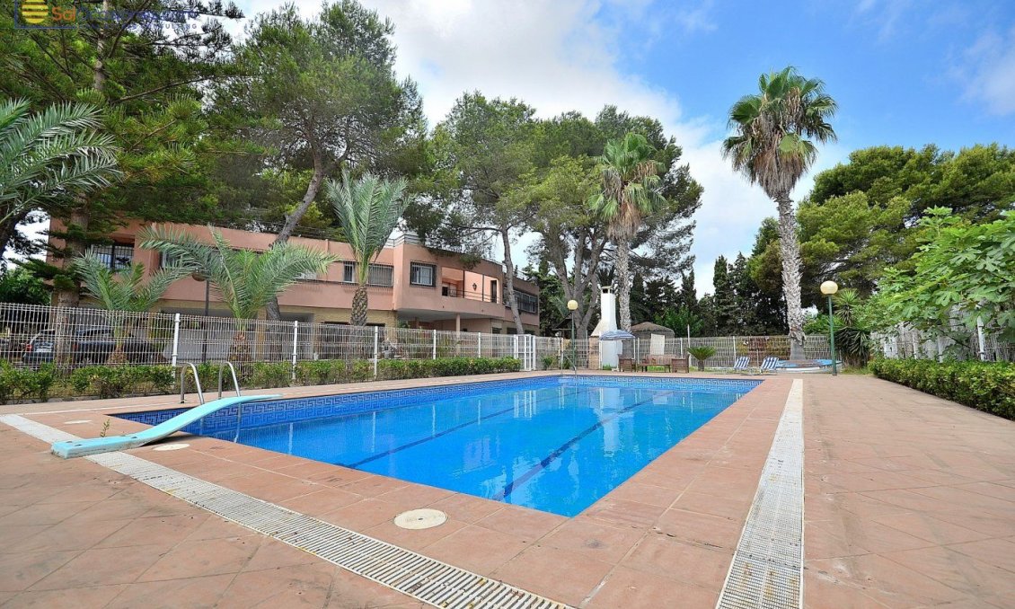 Segunda mano - Villa -
Torrevieja - Los Balcones