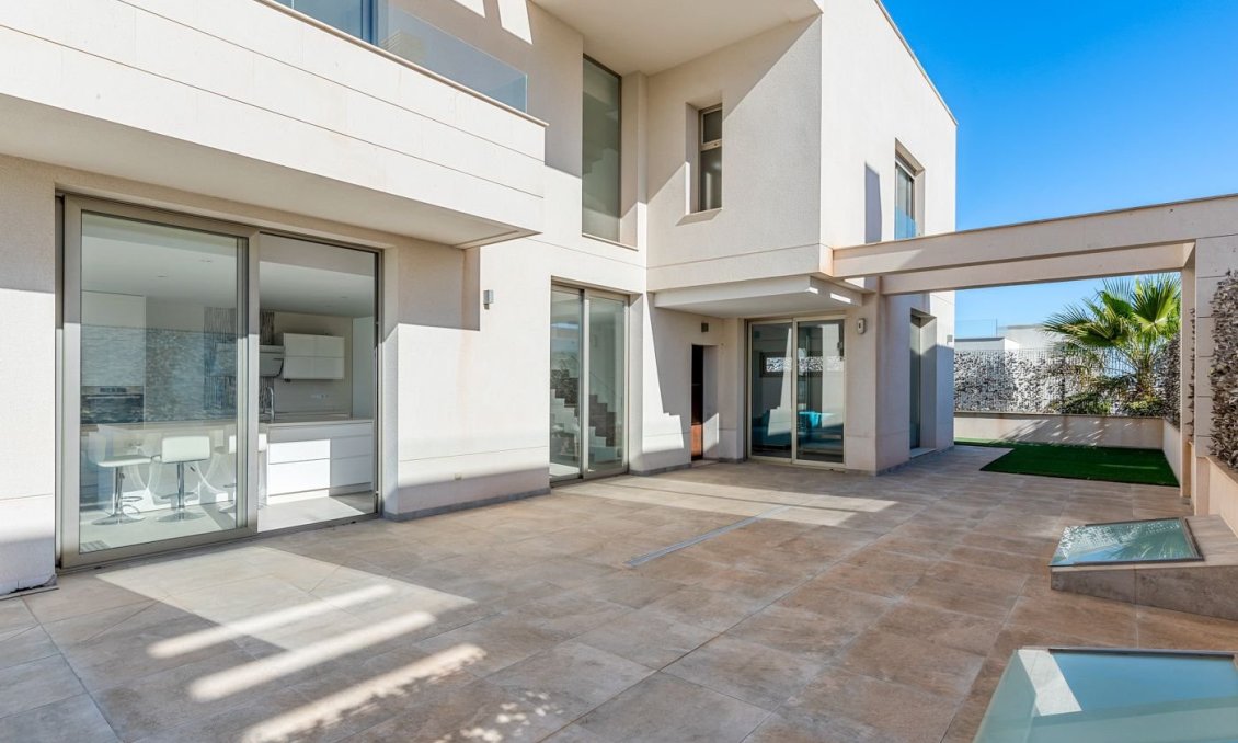 Segunda mano - Villa -
Orihuela Costa - Costa Blanca