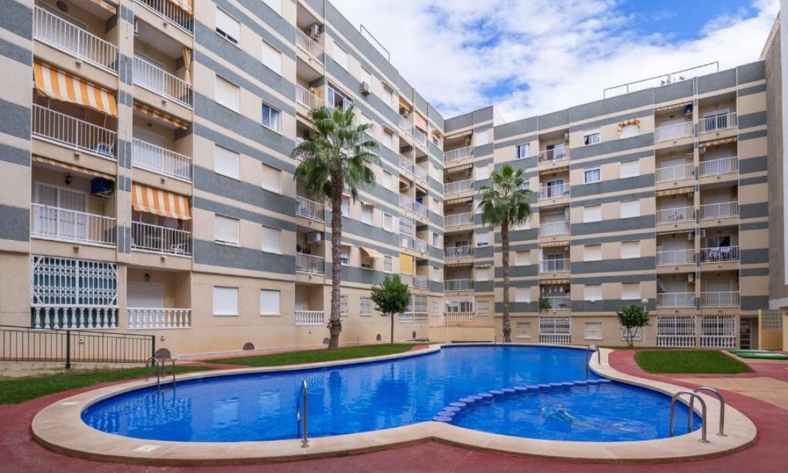 Segunda mano - Apartamento -
Torrevieja - Centro