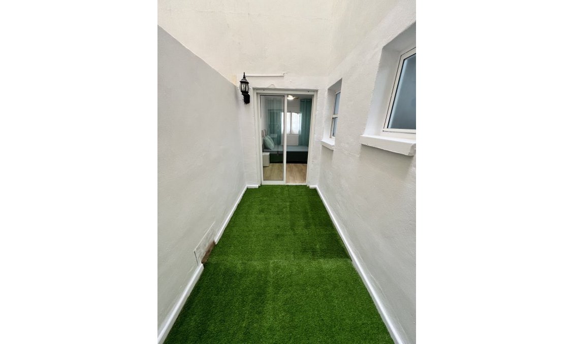 Segunda mano - Apartamento -
Torrevieja - Centro