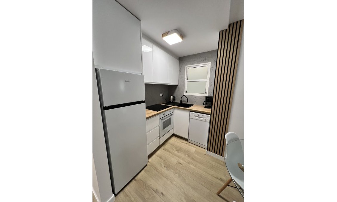 Segunda mano - Apartamento -
Torrevieja - Centro
