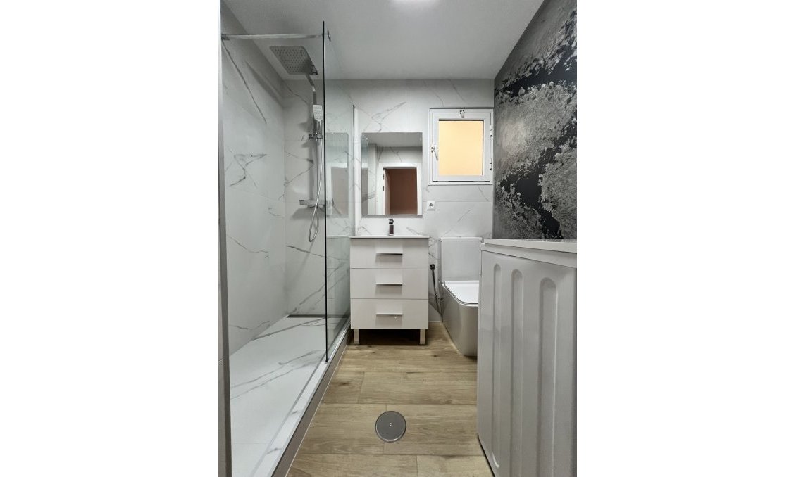 Segunda mano - Apartamento -
Torrevieja - Centro