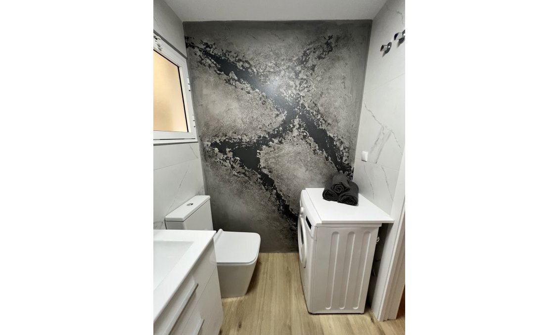 Segunda mano - Apartamento -
Torrevieja - Centro