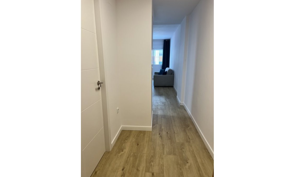 Segunda mano - Apartamento -
Torrevieja - Centro