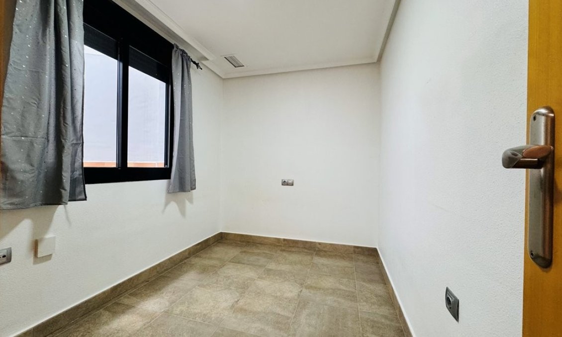 Segunda mano - Apartamento -
La Mata - Costa Blanca