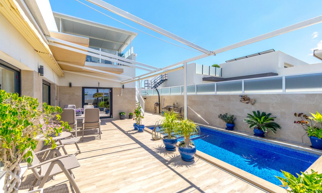 Segunda mano - Villa -
Daya Nueva - Costa Blanca