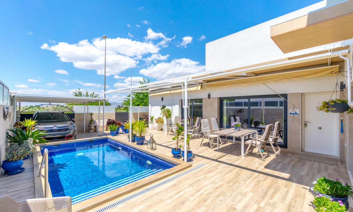 Segunda mano - Villa -
Daya Nueva - Costa Blanca