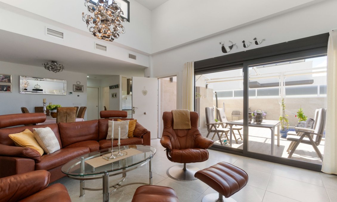 Segunda mano - Villa -
Daya Nueva - Costa Blanca