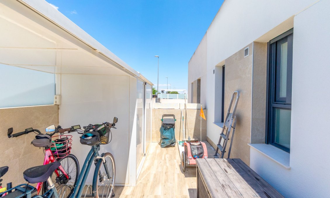Segunda mano - Villa -
Daya Nueva - Costa Blanca