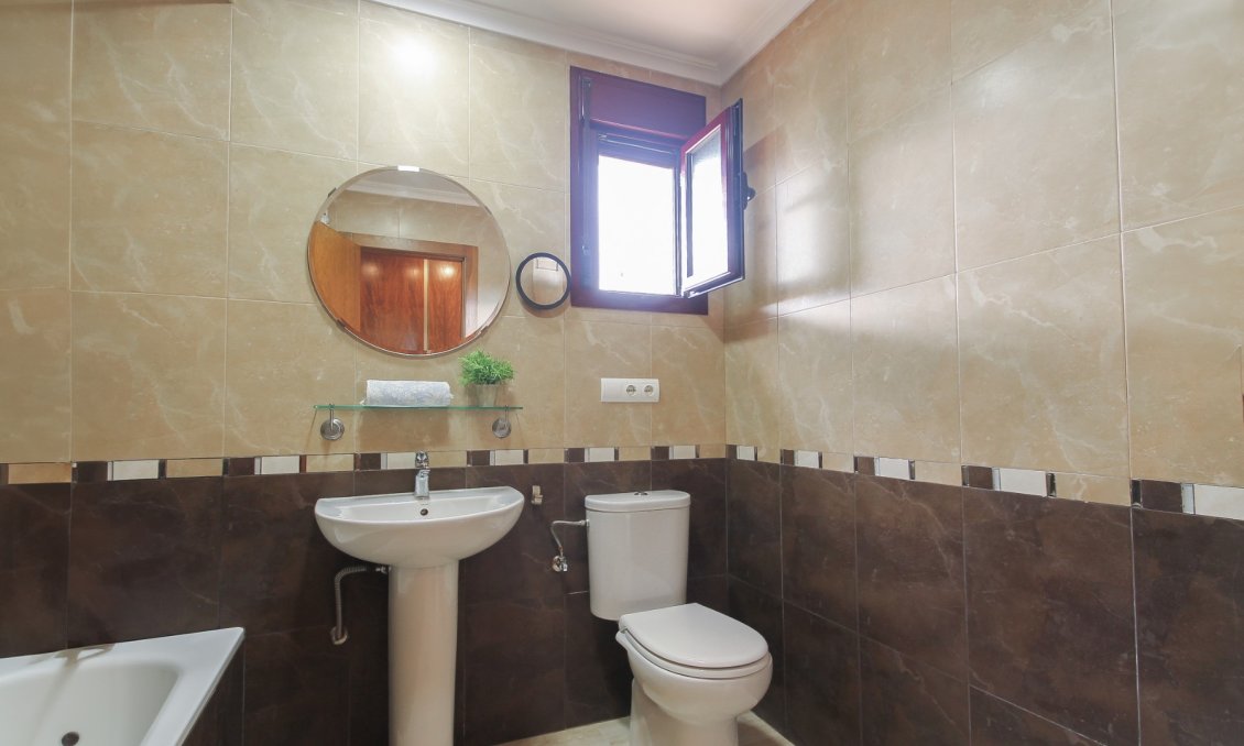 Segunda mano - Villa -
Torrevieja - Costa Blanca