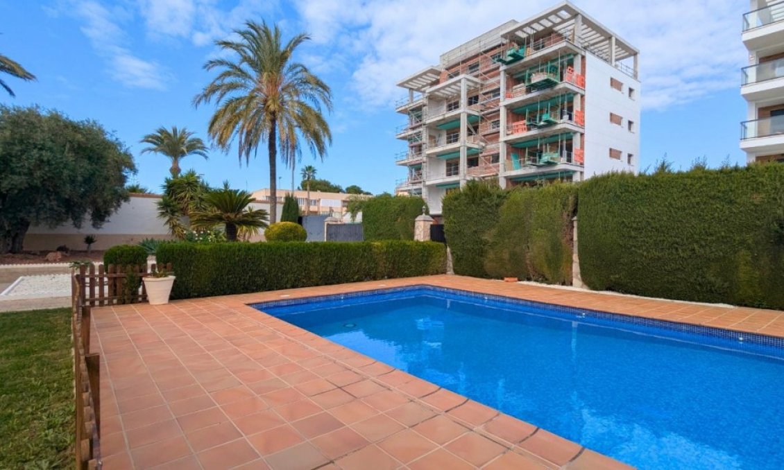 Wiederverkauf - Villa -
Mil Palmeras - Costa Blanca