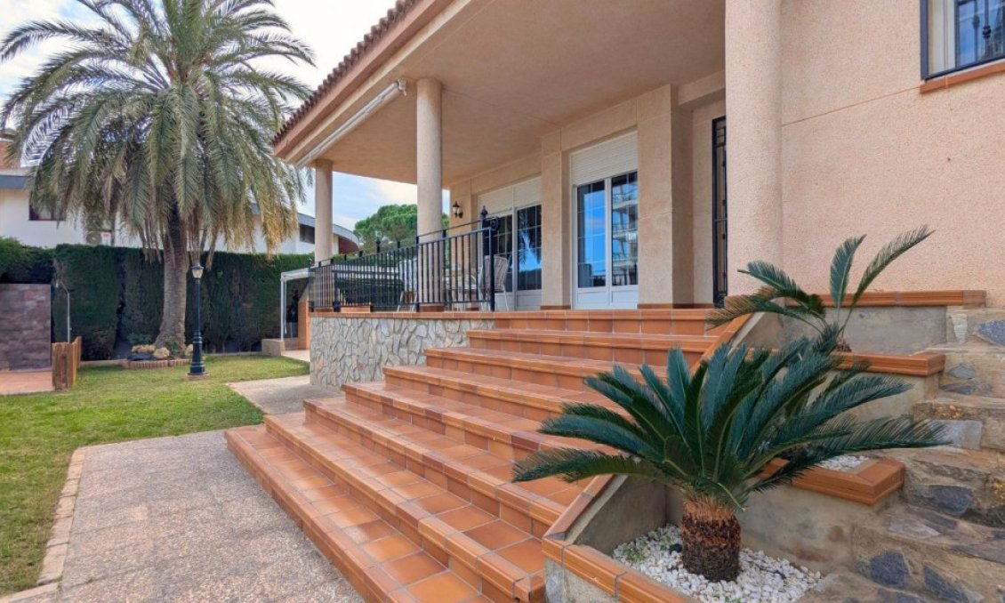 Wiederverkauf - Villa -
Mil Palmeras - Costa Blanca