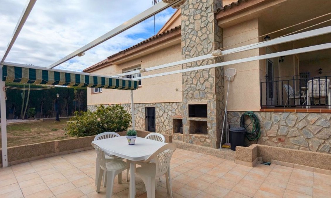 Wiederverkauf - Villa -
Mil Palmeras - Costa Blanca