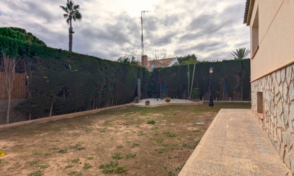 Wiederverkauf - Villa -
Mil Palmeras - Costa Blanca