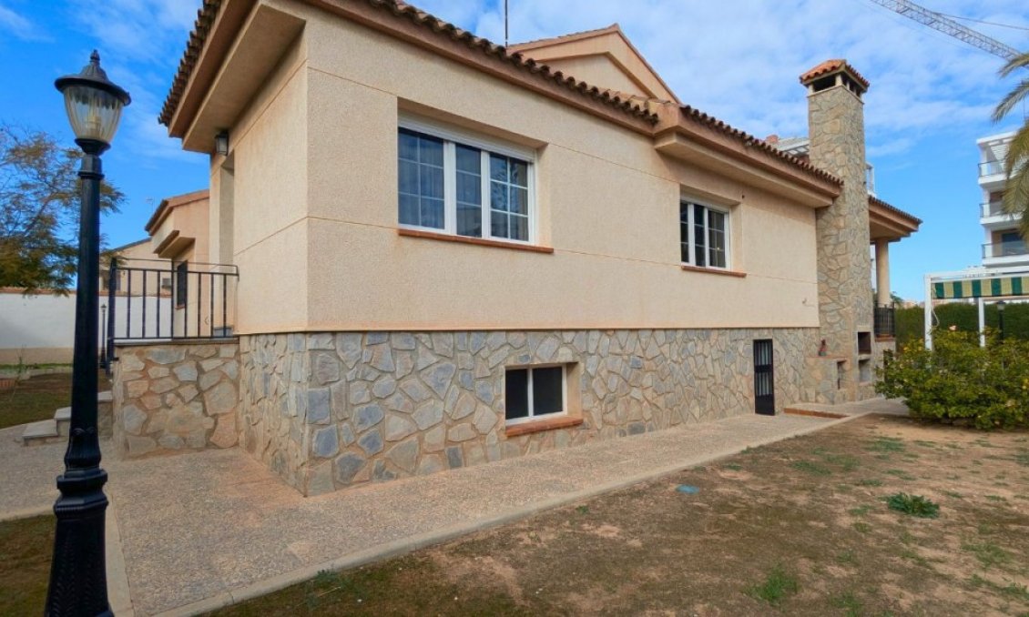 Wiederverkauf - Villa -
Mil Palmeras - Costa Blanca
